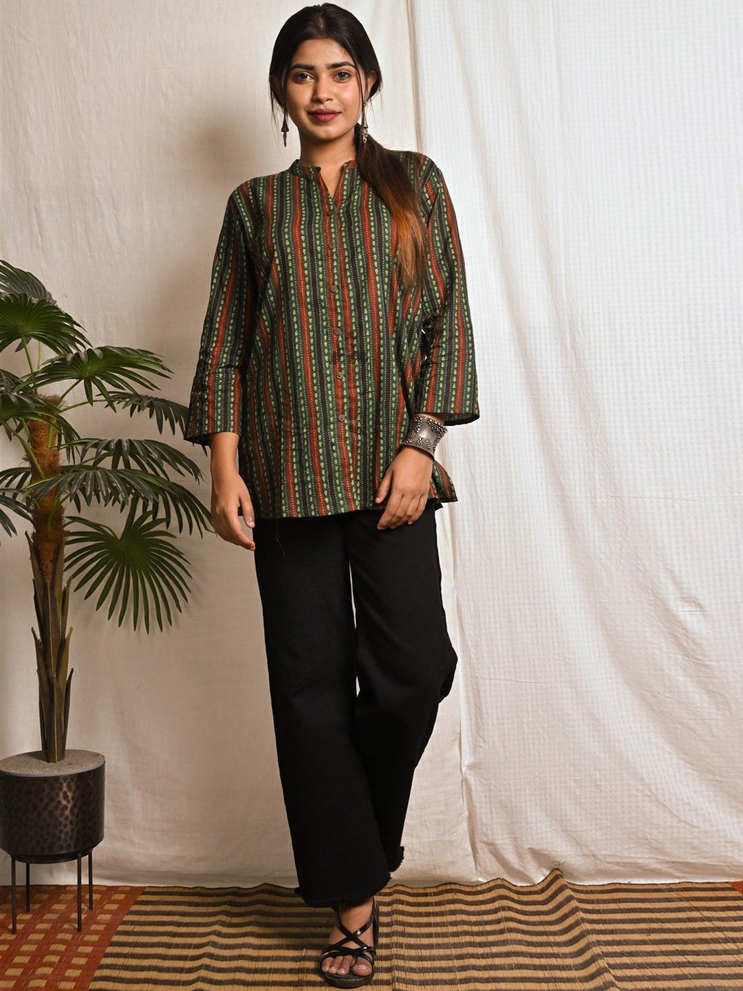 

Earthwear Mandarin Collar Striped Cotton Straight Kurti, Olive