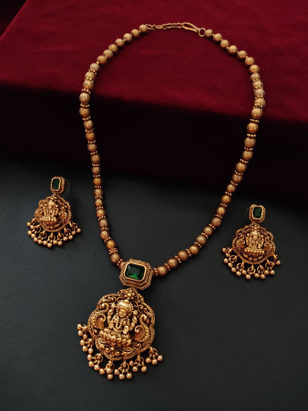 

Pihtara Jewels Gold Plated Stone Studded Temple Jewellery Set