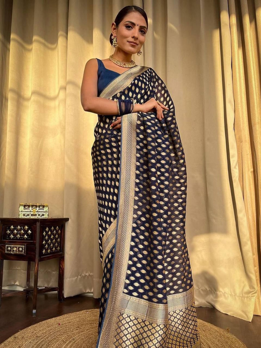 

Sitanjali Ethnic Motifs Kanjeevaram Saree, Navy blue