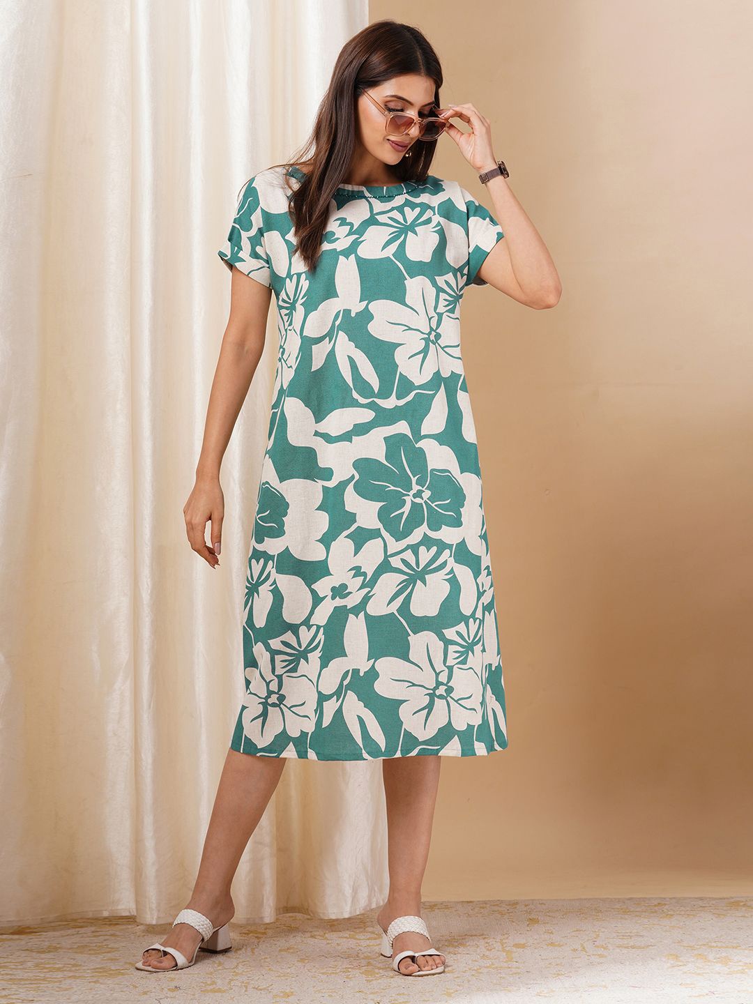 

KAMI KUBI Floral Print Round Neck A-Line Midi Dress, Blue