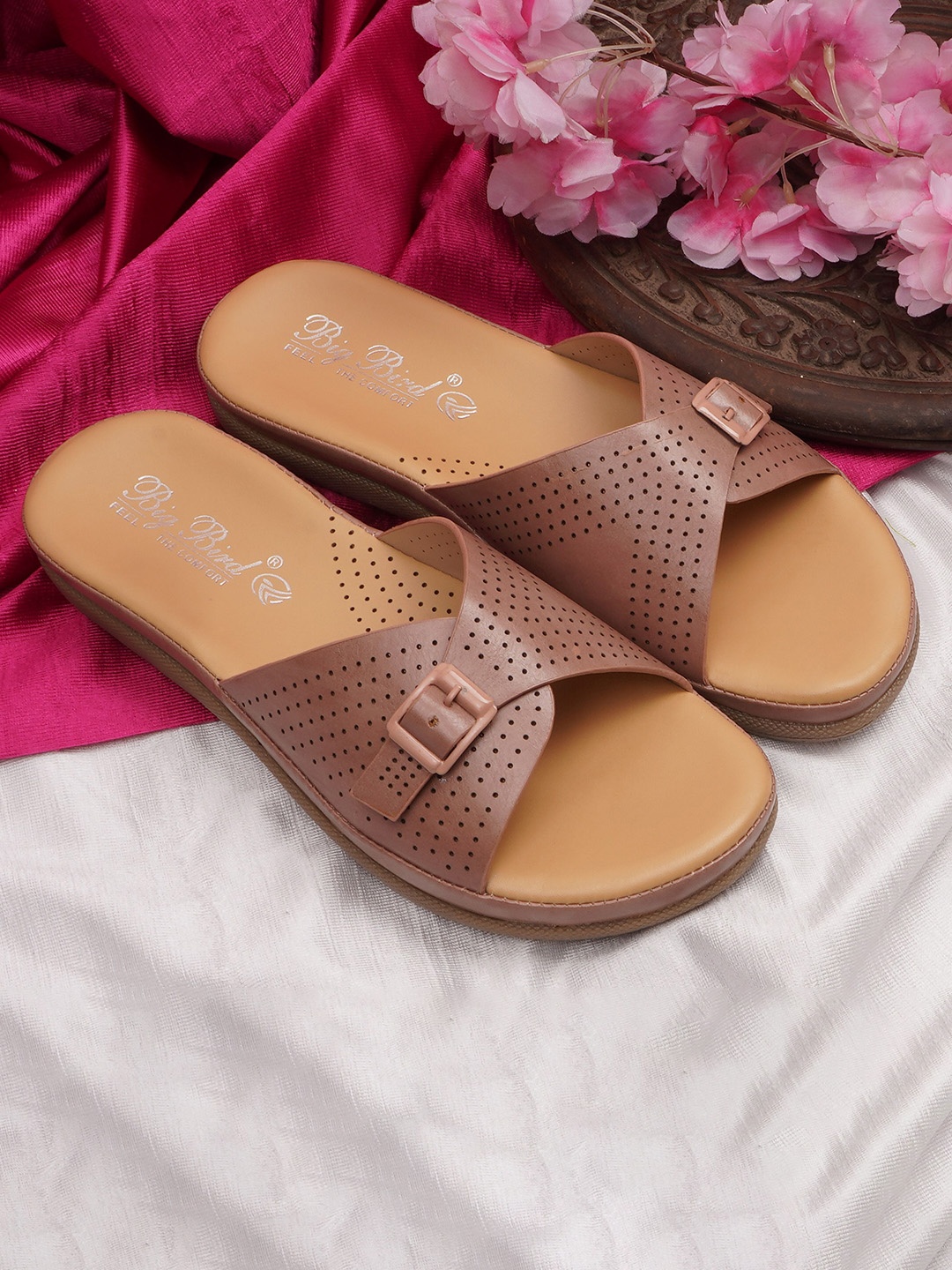 

BIG BIRD Women Textured Comfort Heel Sandal, Beige