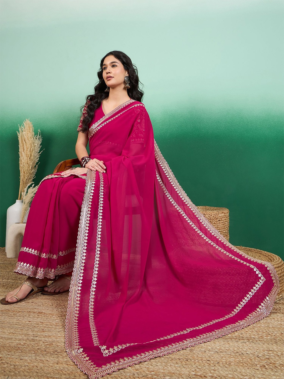 

Sangria Floral Zari & Sequinned Embroidered Saree, Magenta