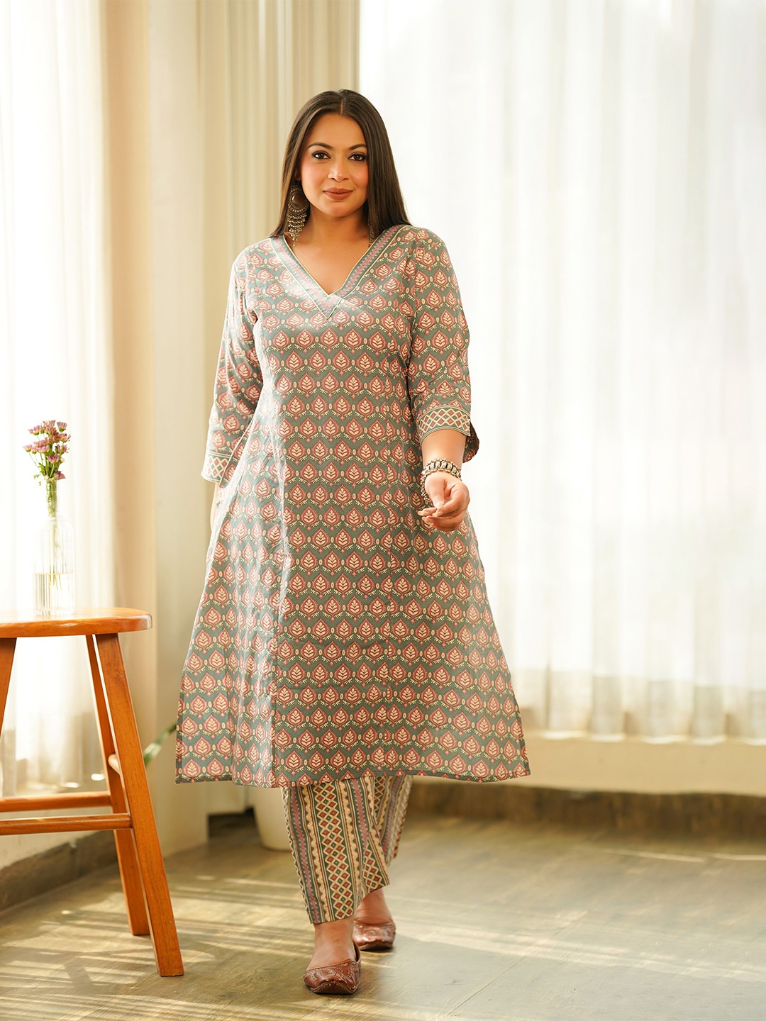 

NANGALIA RUCHIRA Floral Printed V Neck Pure Cotton A-Line Kurta With Trousers, Teal