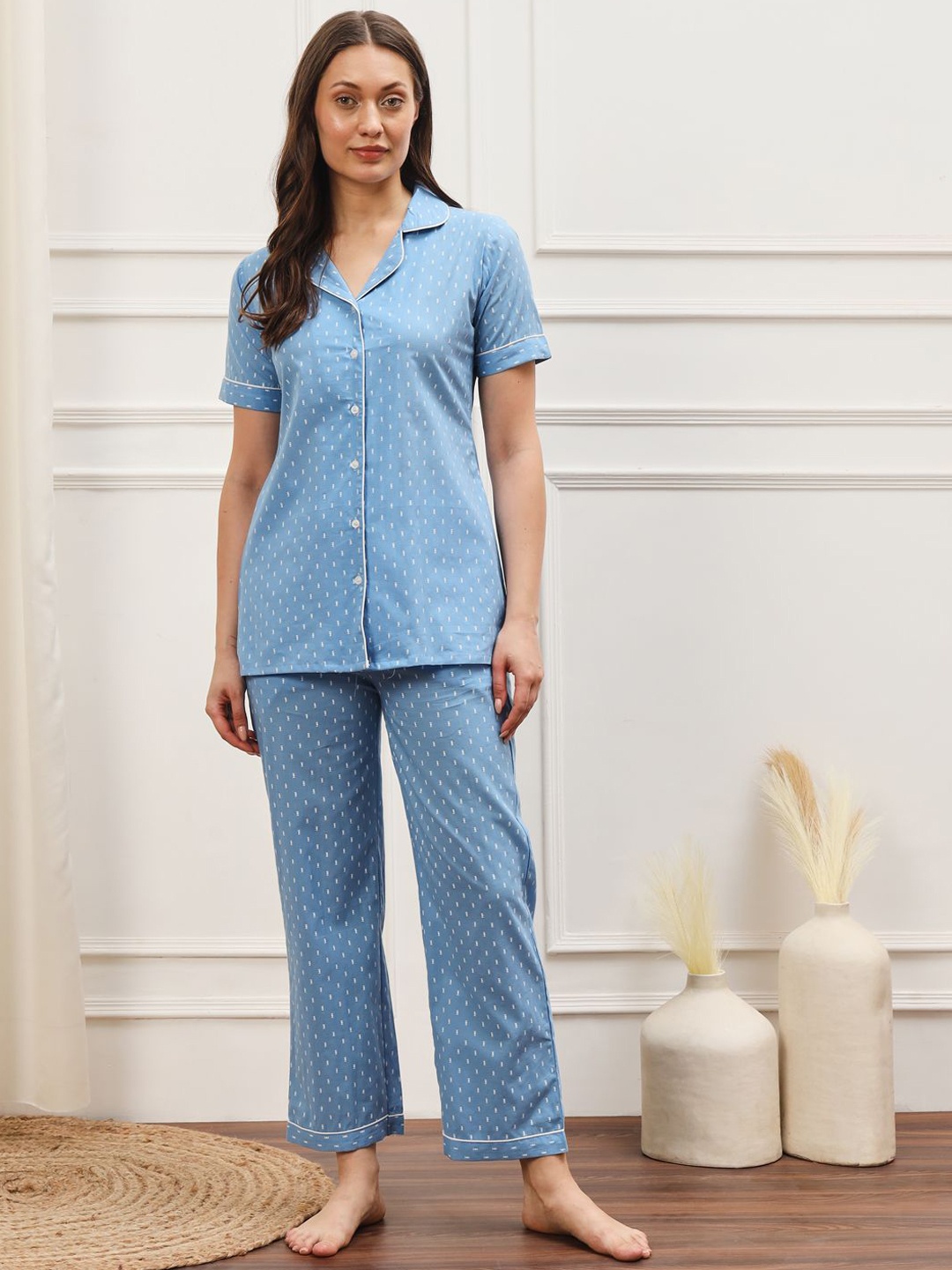

Meeranshi Women Printed Pure Cotton Night suit, Blue