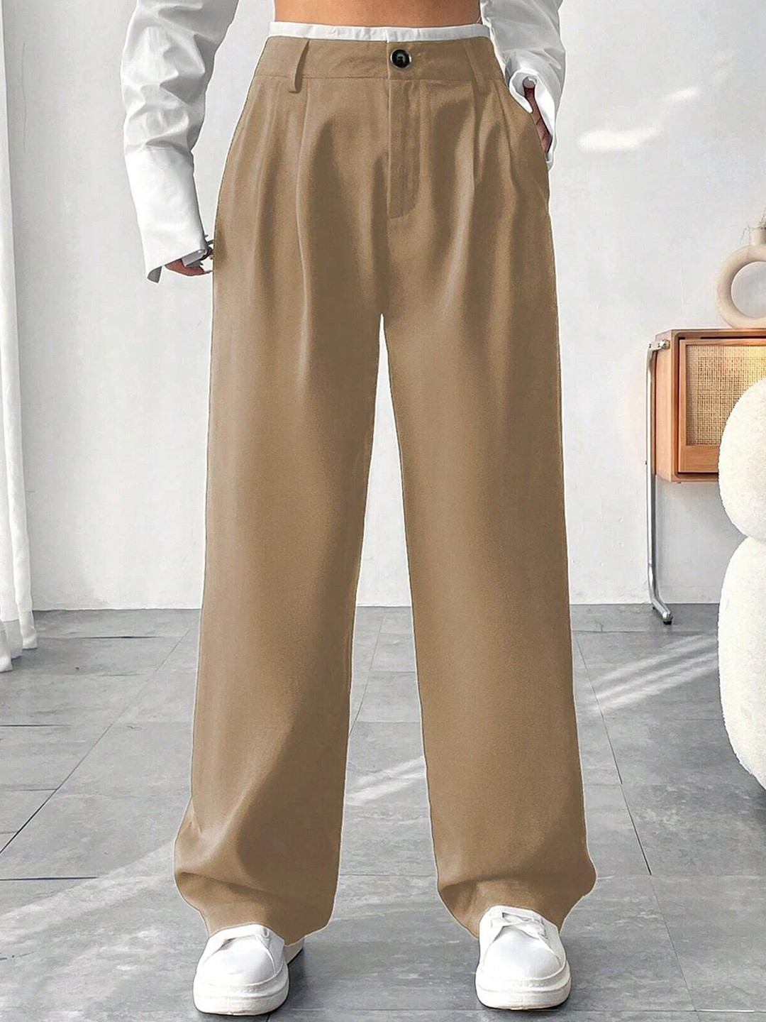 

FNOCKS Women Classic High-Rise Pleated Parallel Trousers, Khaki