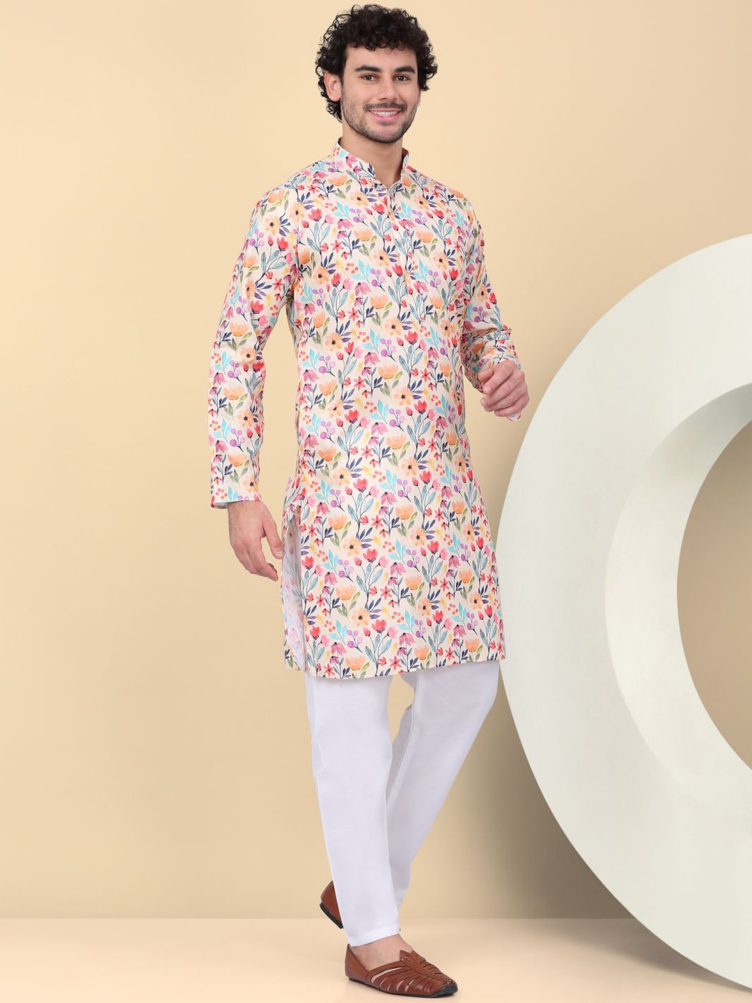 

KRAFT INDIA Floral Printed Regular Linen Kurta with Pyjamas, Beige