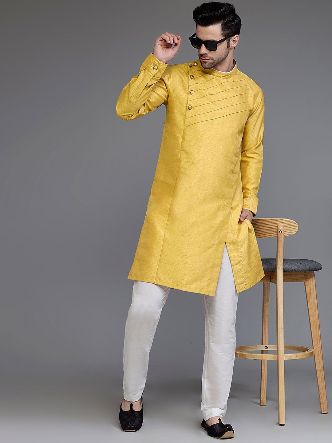 

Utsav Fashion Band Collar Long Sleeves Straight Kurta With Trouser, Mustard