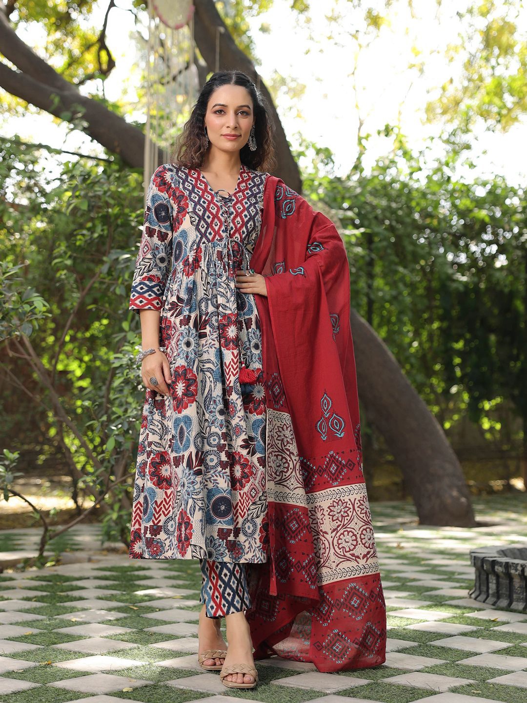 

Rain & Rainbow Ethnic Motifs Printed Pure Cotton Kurta with Trousers & Dupatta, Red