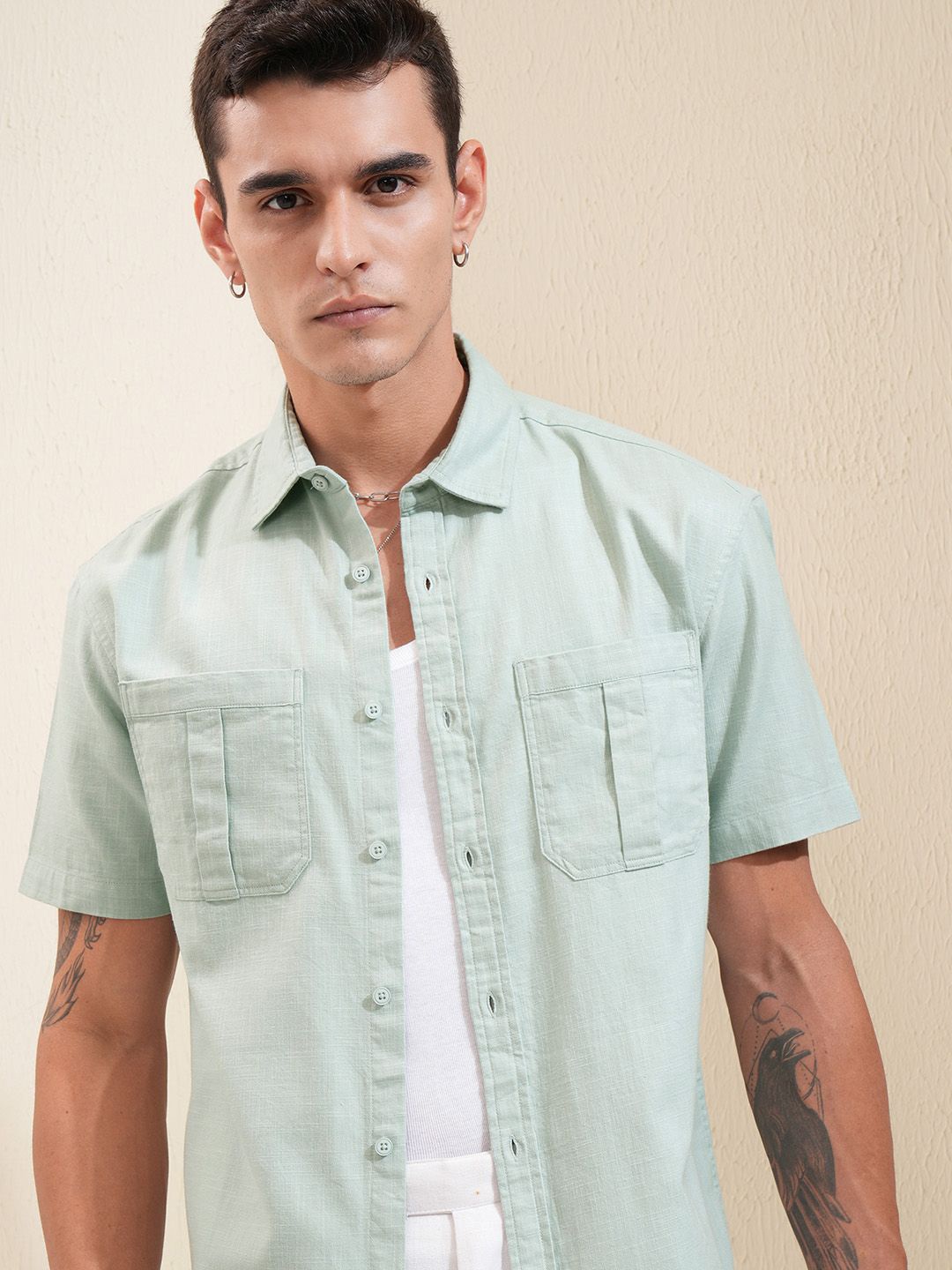 

HIGHLANDER Men Solid Relaxed Fit Shirt, Green