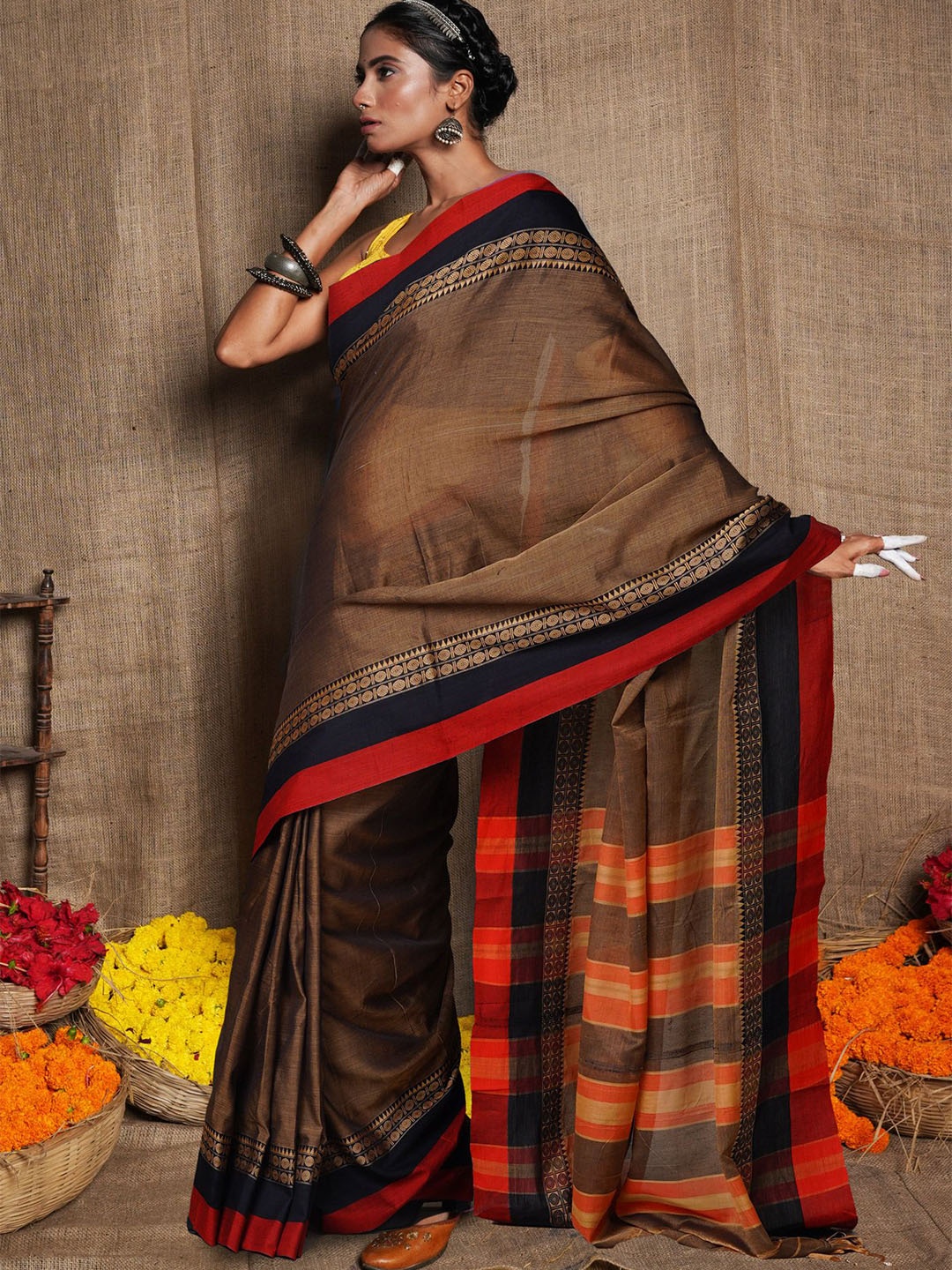 

Unnati Silks Zari Pure Cotton Handloom Narayan Peth Saree, Brown