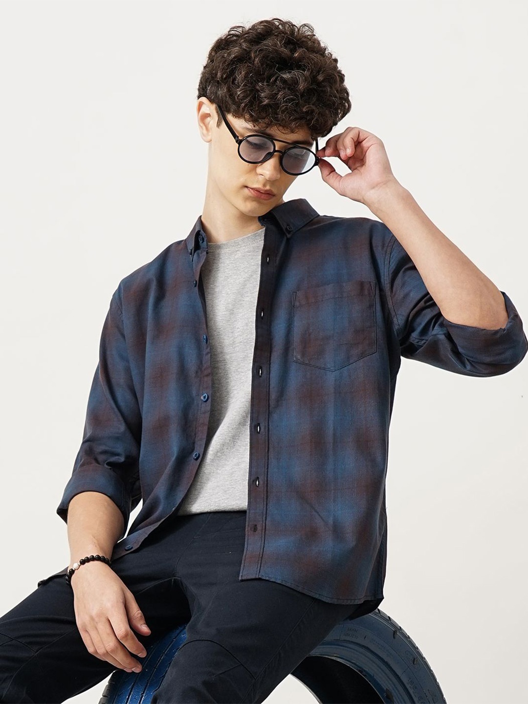 

British Club Men Smart Slim Fit Opaque Checked Casual Shirt, Navy blue