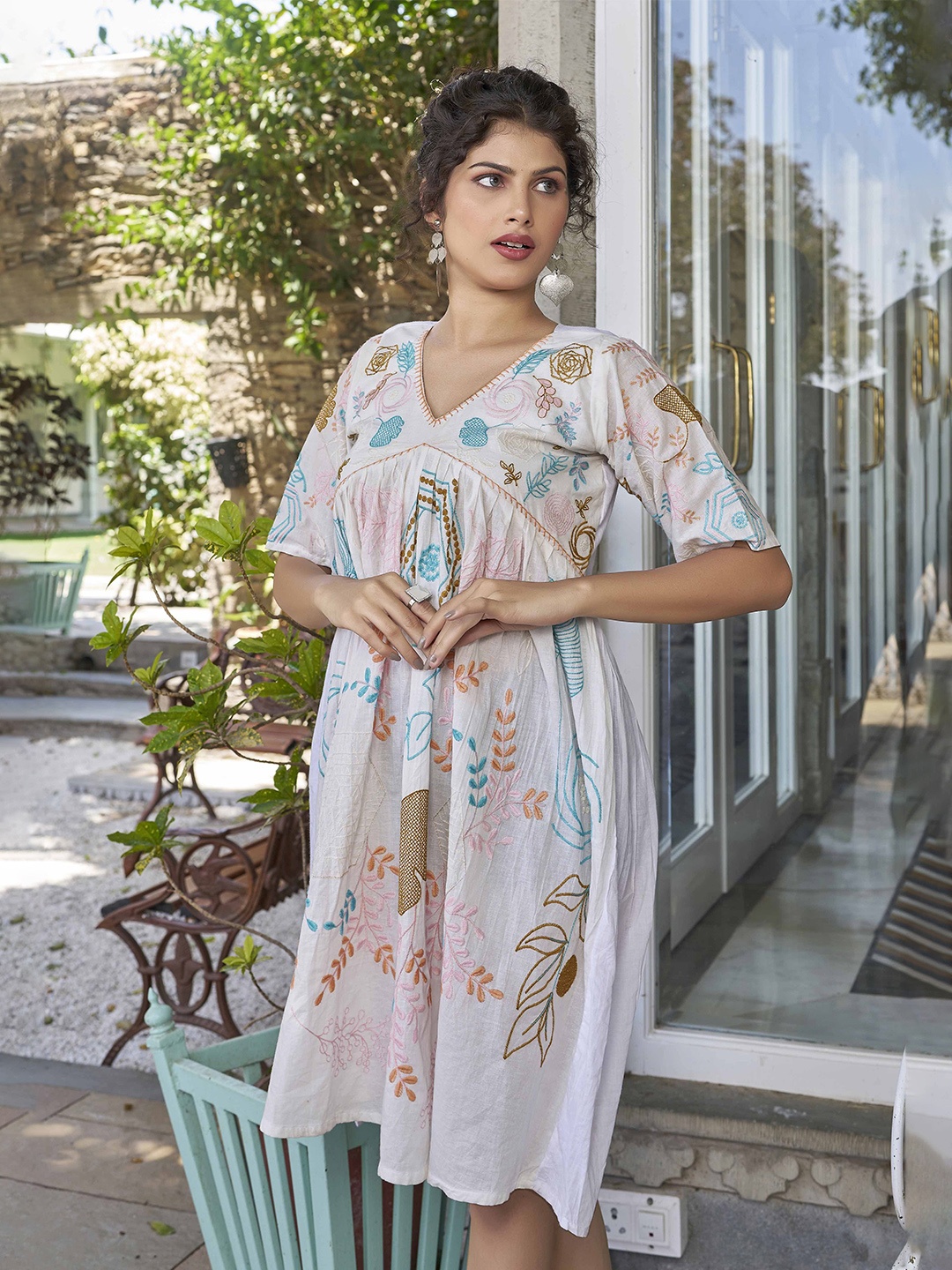 

PEACH PIPER Floral Embroidered Empire Dress, White