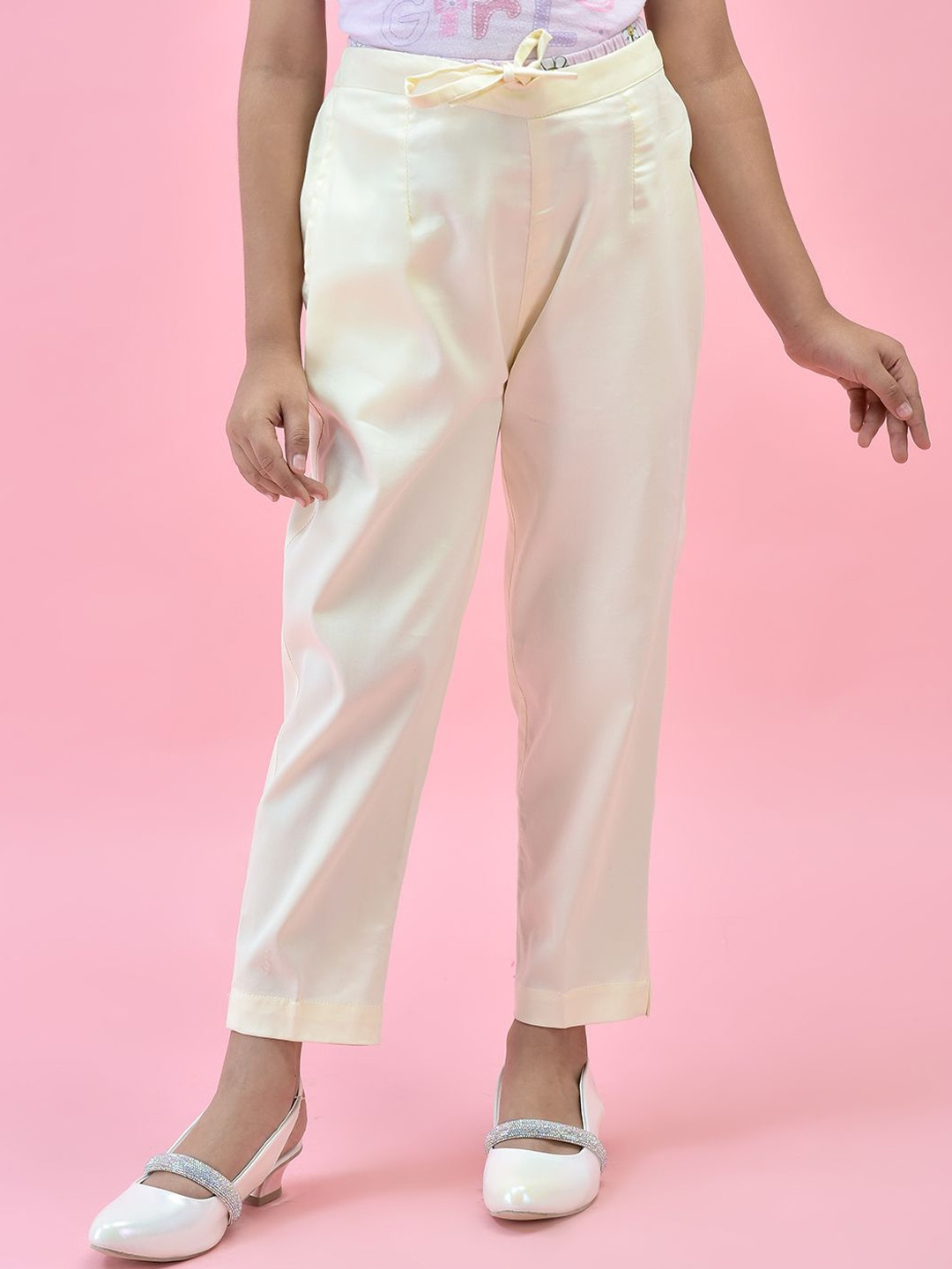 

Juniper Girls Solid Relaxed Regular Fit Trousers, Off white