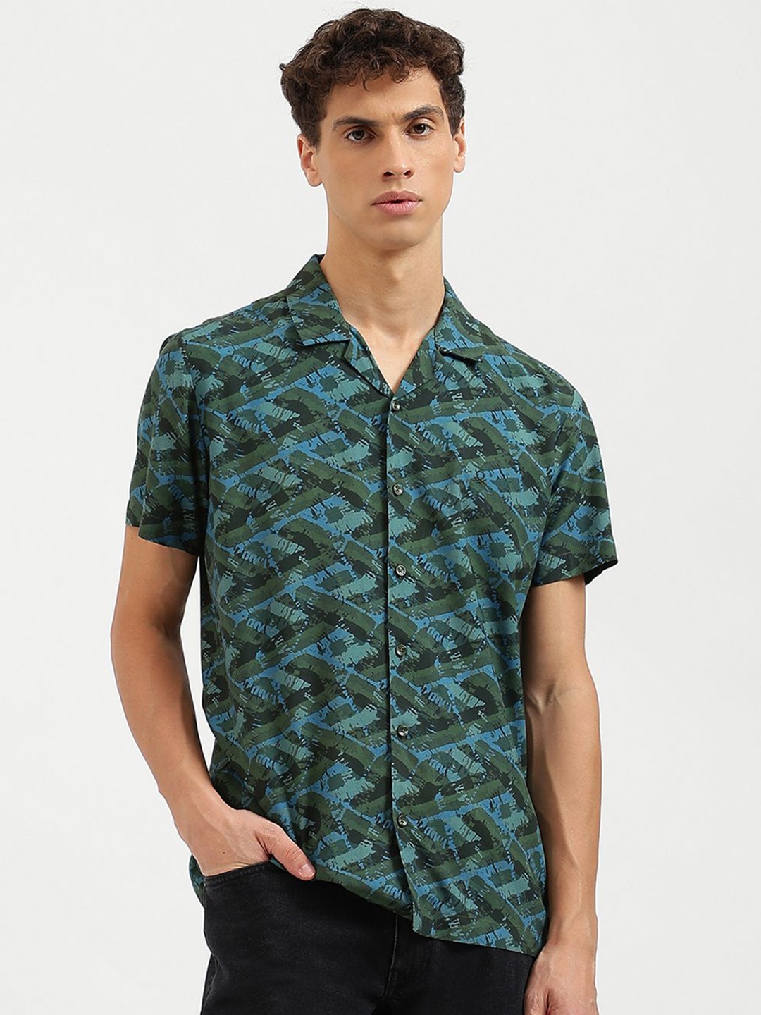 

United Colors of Benetton Men Opaque Printed Casual Shirt, Green