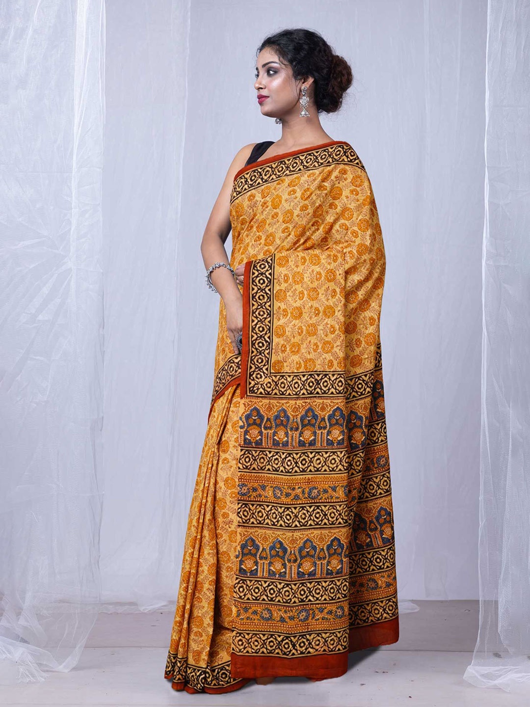 

Unnati Silks Floral Pure Cotton Bagru Saree, Brown