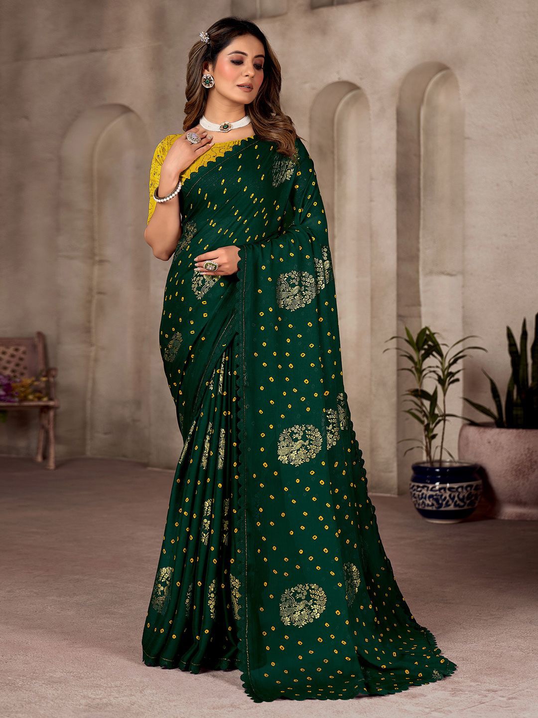 

Saree mall Ethnic Bandhani Zari Sarees, Green