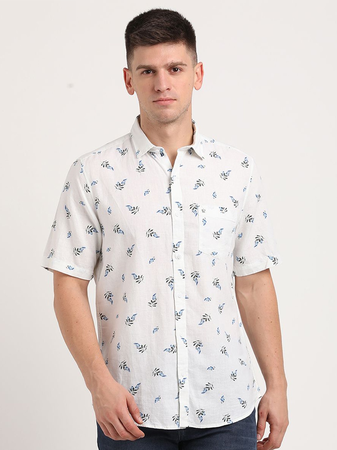 

Turtle Men Relaxed Floral Printed Cotton Slim Fit Casual Shirt, Off white