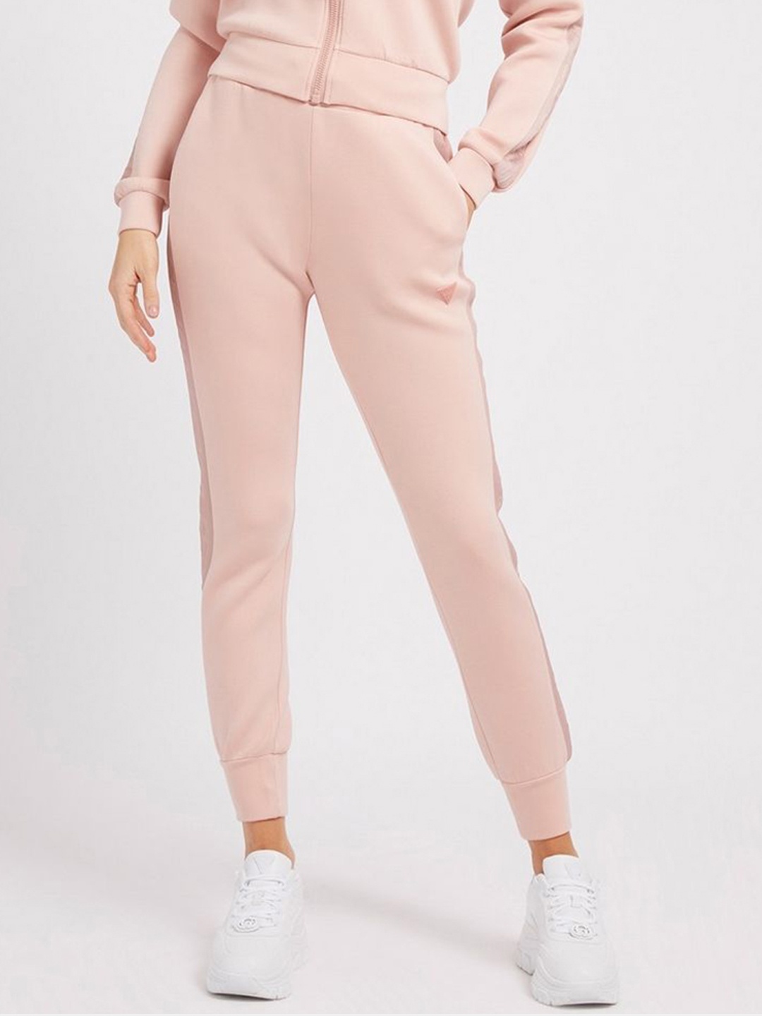

GUESS Women Relaxed-Fit Mid-Rise Joggers, Beige