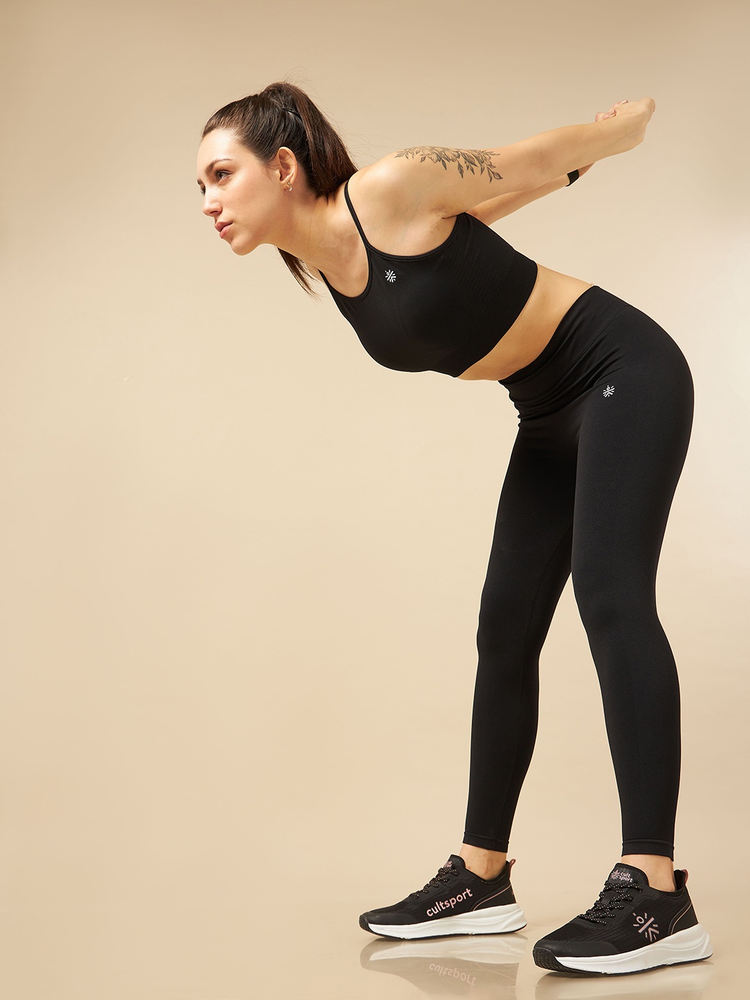 

CULT Women Seamless Sports Tights, Black