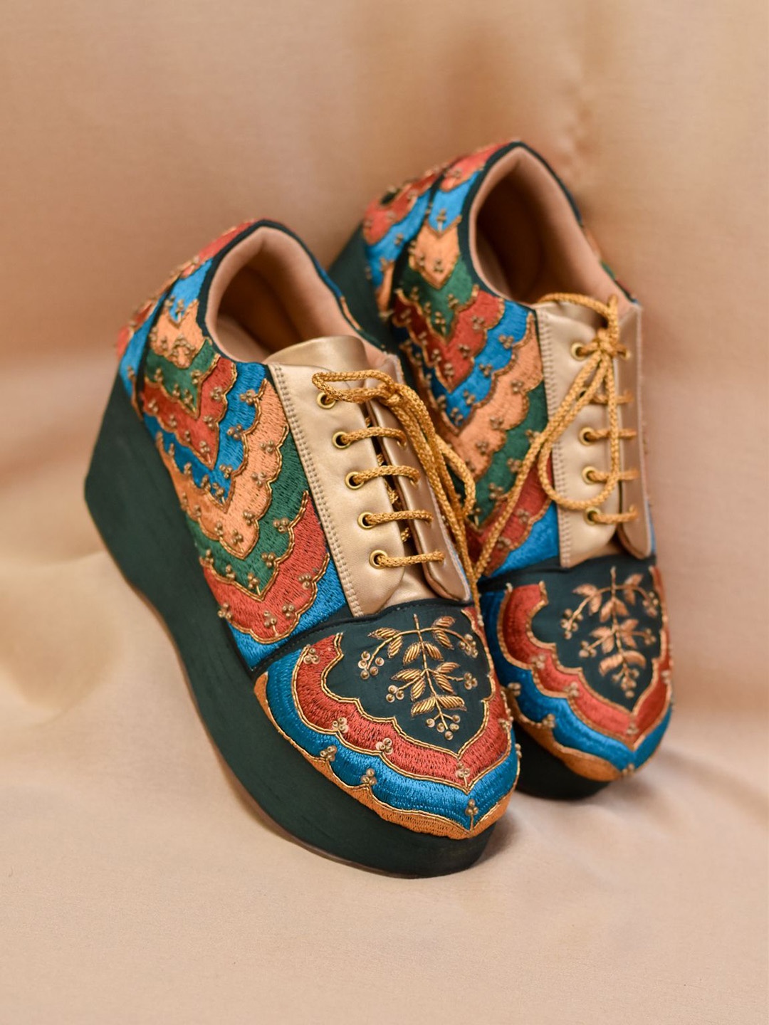

Around Always Women Woven Design Round Toe Lace-Ups Sneakers, Green