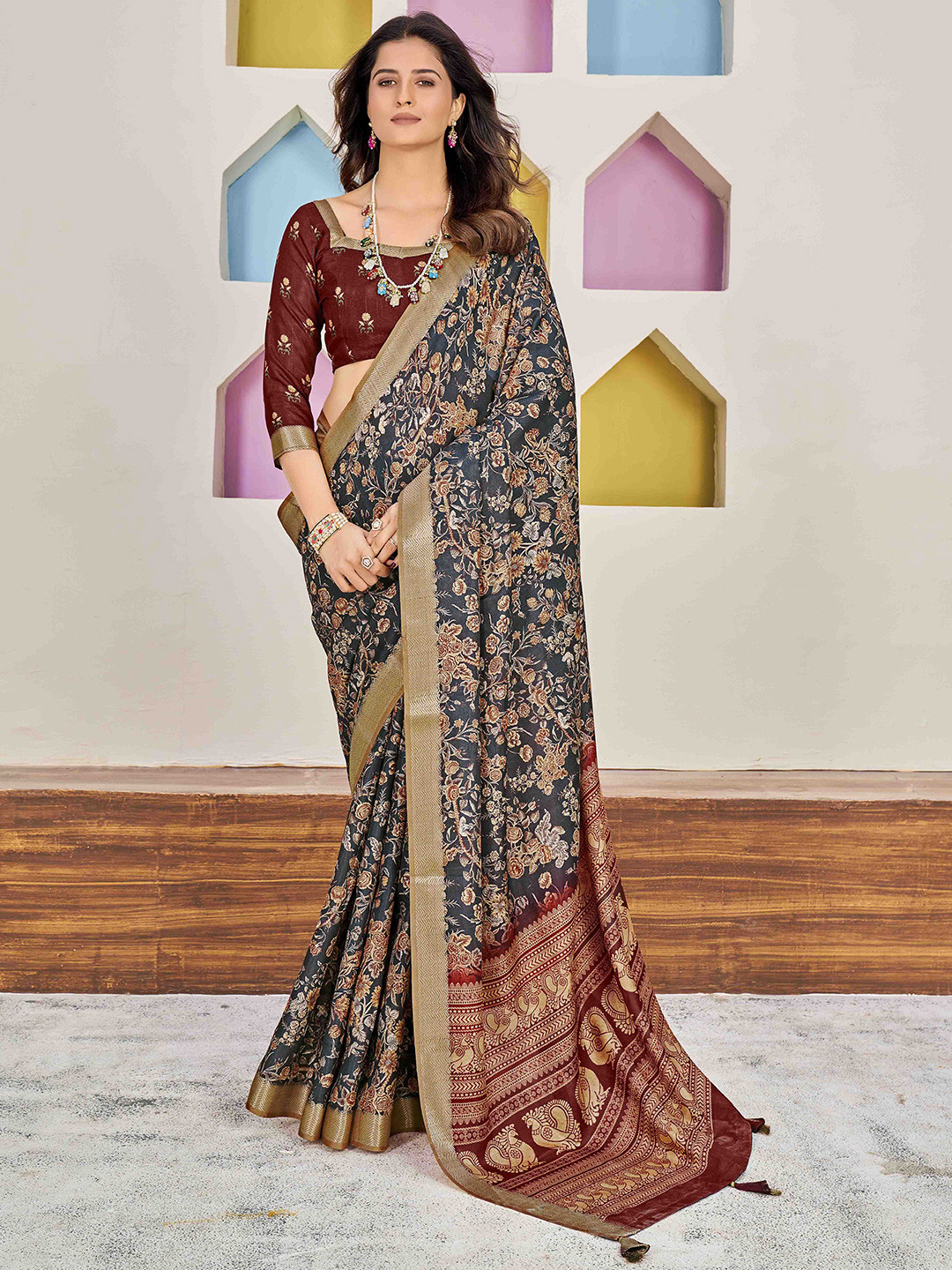 

Ethnielle Paisley Zari Silk Blend Saree, Navy blue