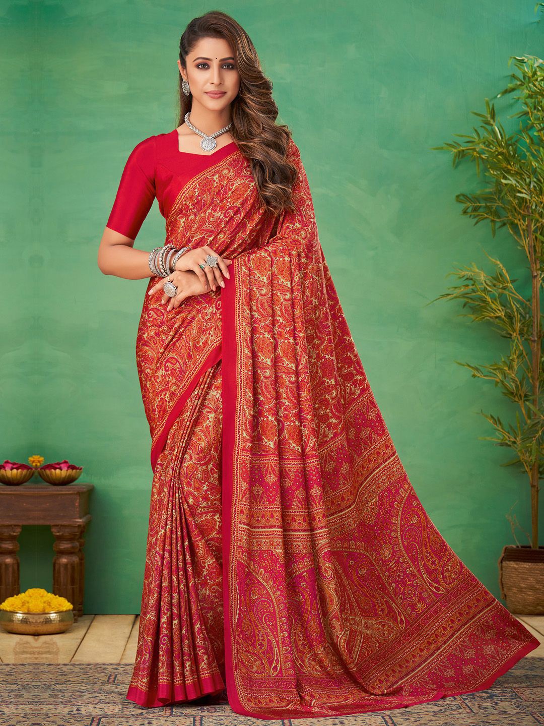 

Sangria Printed Saree With Blouse Piece, Red