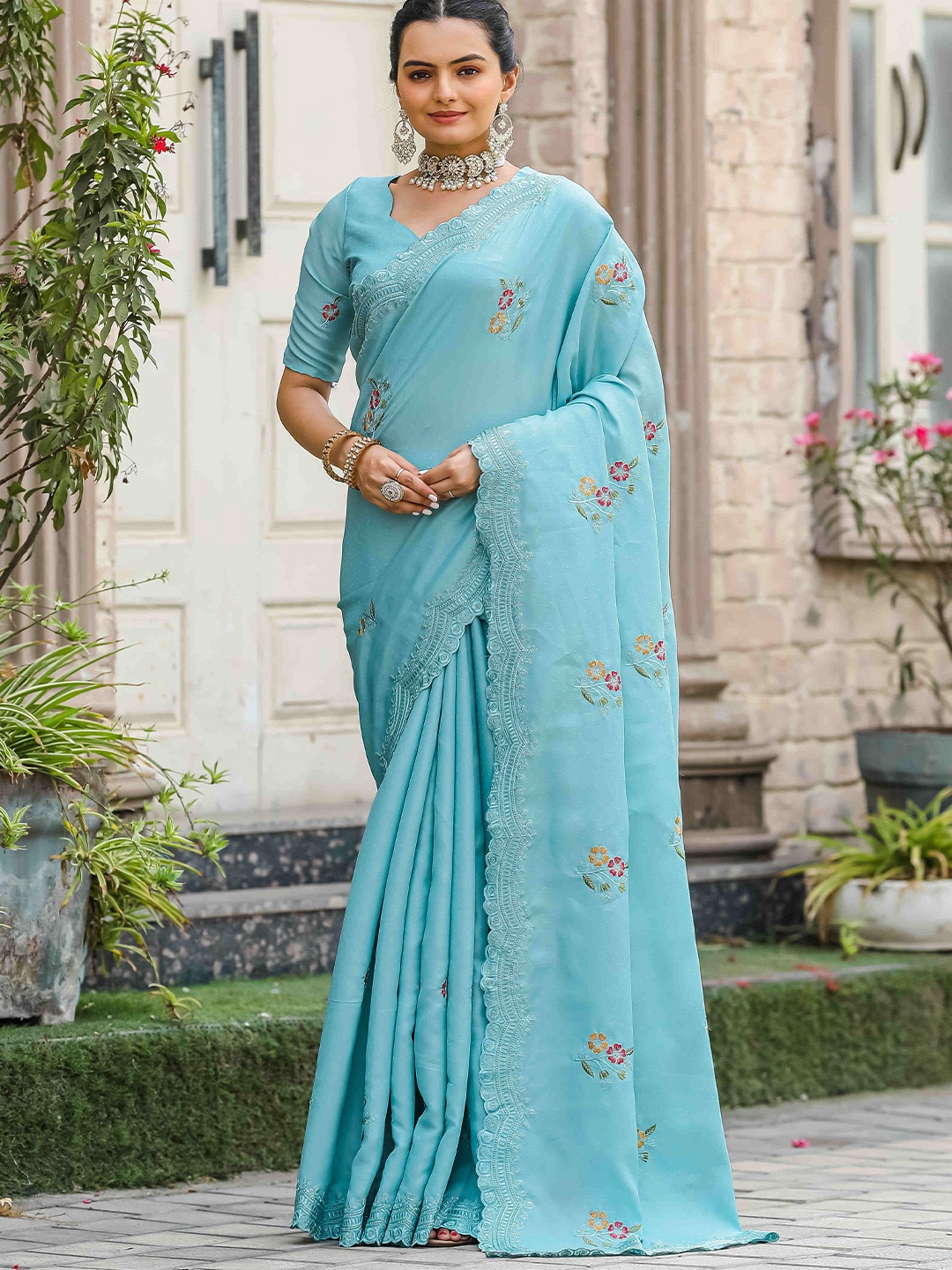 

DEVATITHI Floral Tussar Saree, Blue