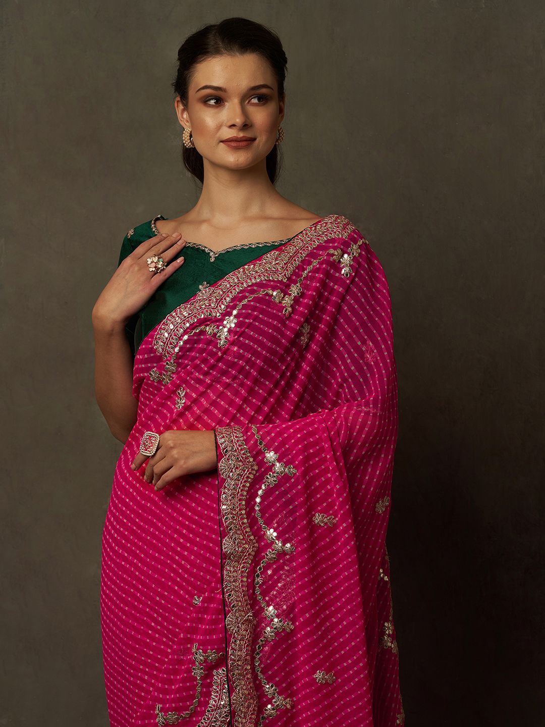 

Saree mall Embroidered Bandhani Sarees, Pink