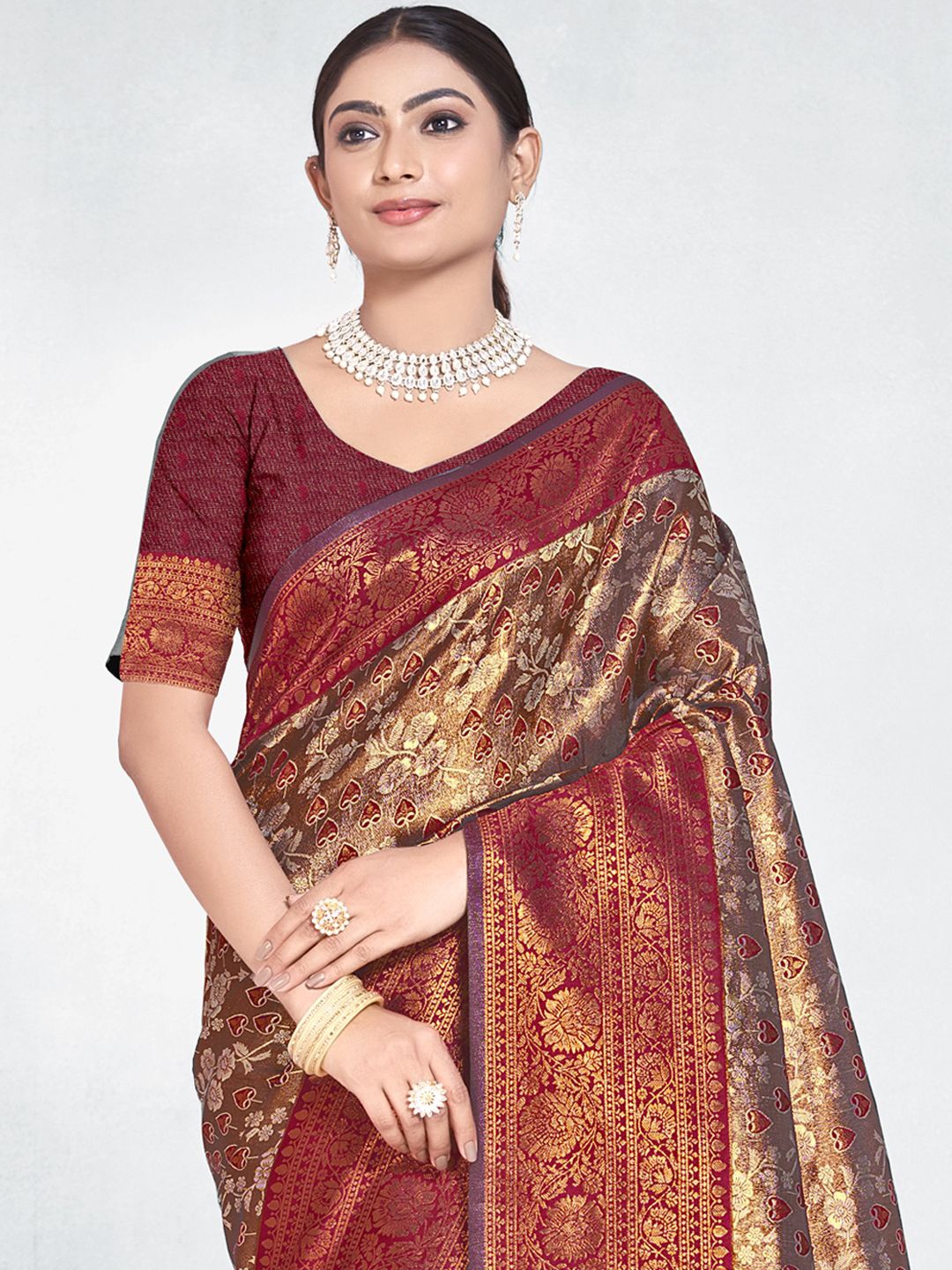 

Exclusiva Woven Design Floral Zari Saree, Maroon