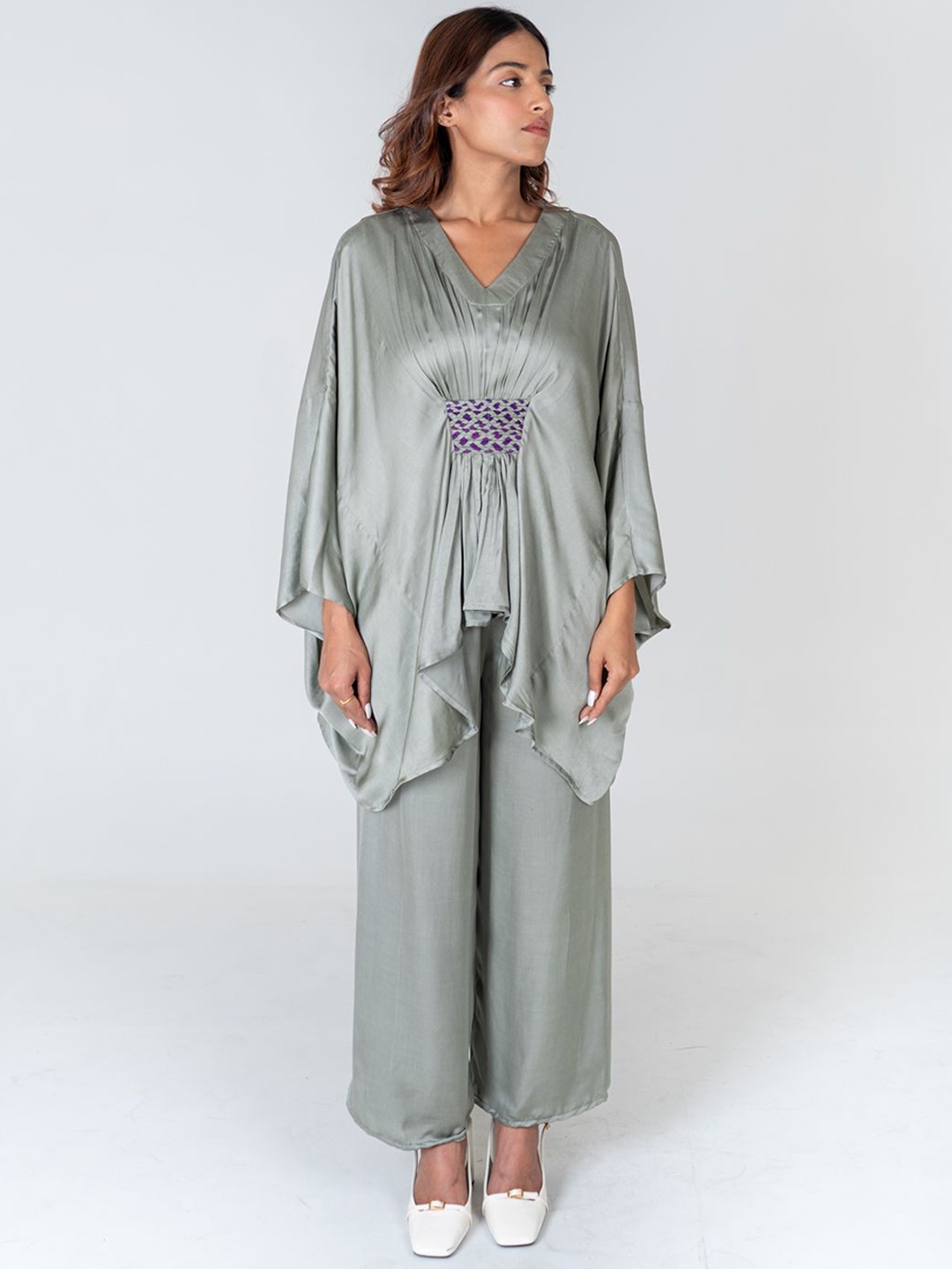 

Neora V-Neck Kaftan Top With Trousers, Green