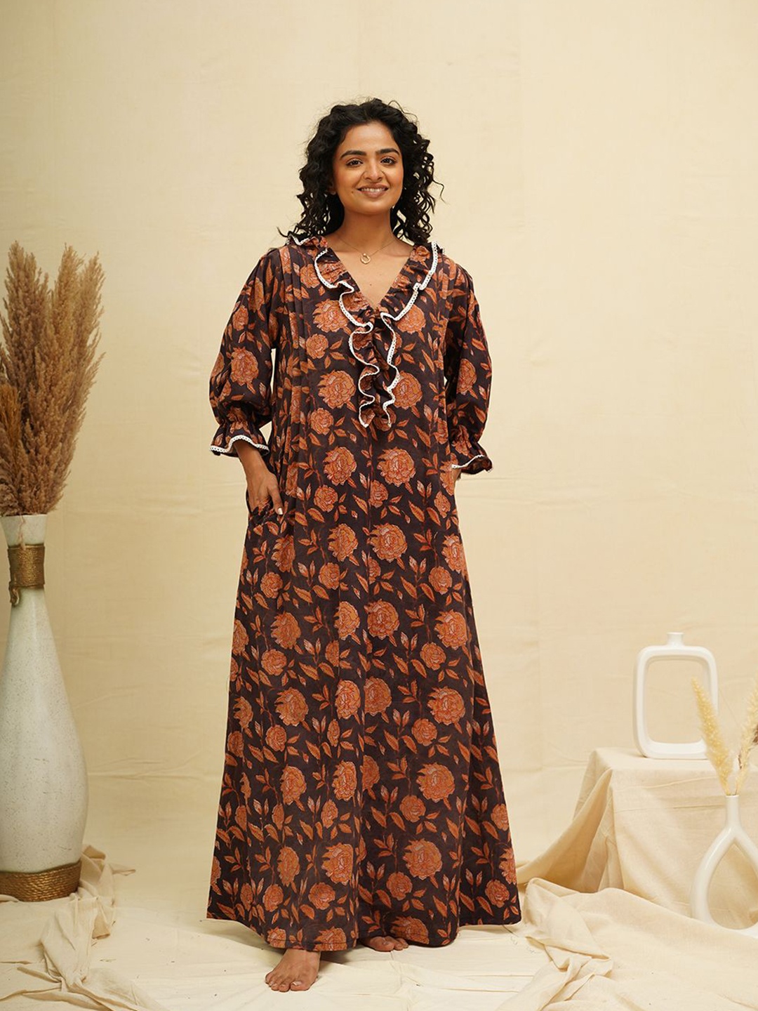 

THE SAFFRON SAGA Floral Print Maxi Nightdress, Brown