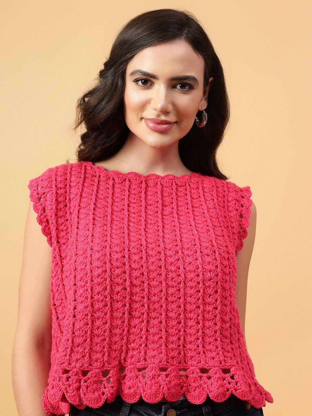 

Velvery Women Crop Pullover with Applique Detail, Pink