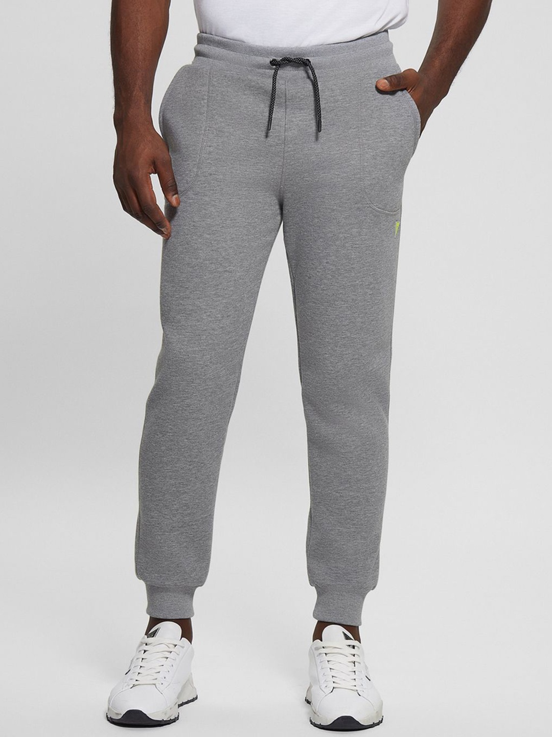 

GUESS Men Relaxed-Fit Mid-Rise Joggers, Grey