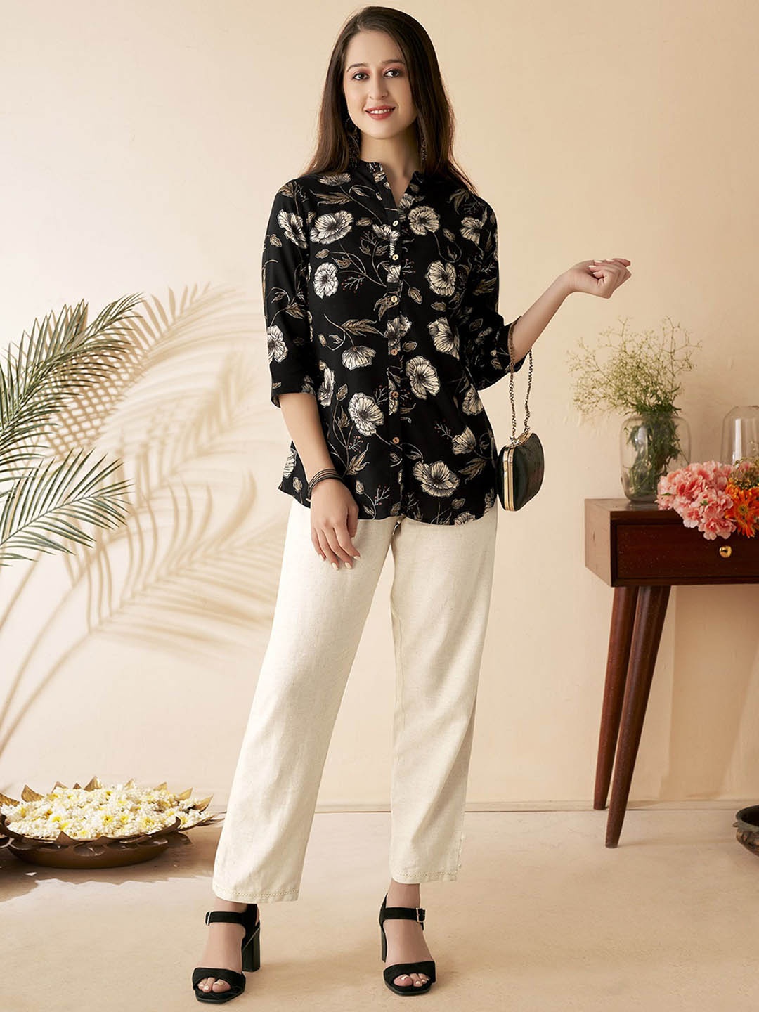 

Anouk Floral Printed Mandarin Collar Short Kurti, Black