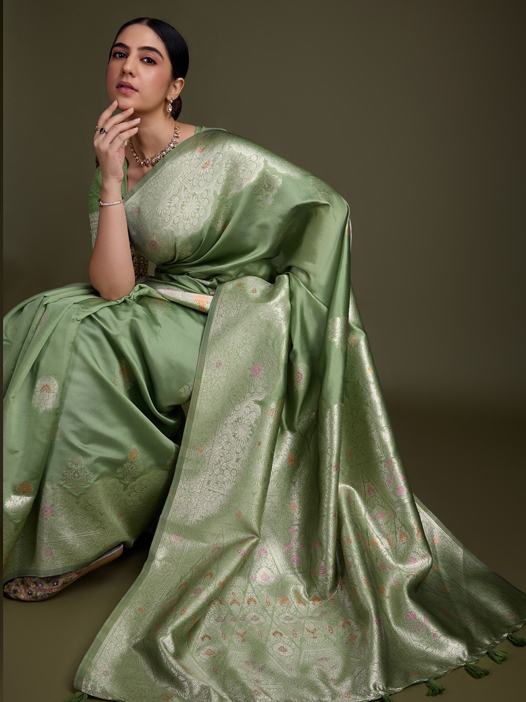 

KIMISHA Ethnic Motifs Zari Banarasi Saree, Green