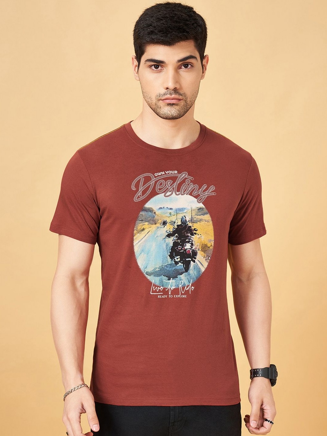 

SF JEANS by Pantaloons Men Graphic Printed Round Neck Cotton Slim Fit T-Shirt, Rust