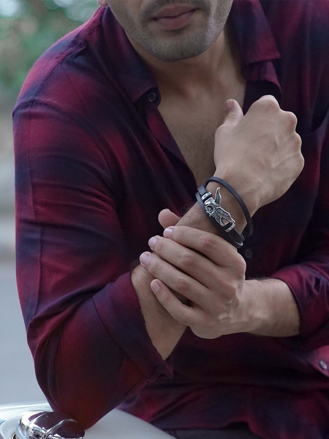 

SWASHAA Falwn Men Silver-Plated Leather Wraparound Bracelet, Black