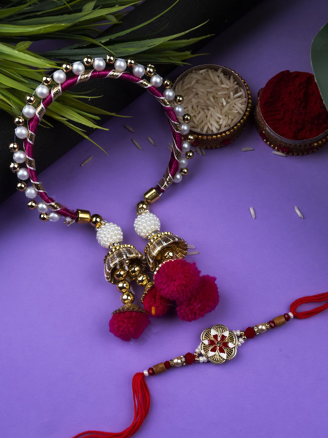 

StileAdda Bhaiya Bhabhi Thread Rakhi With Roli Chawal Box, Maroon