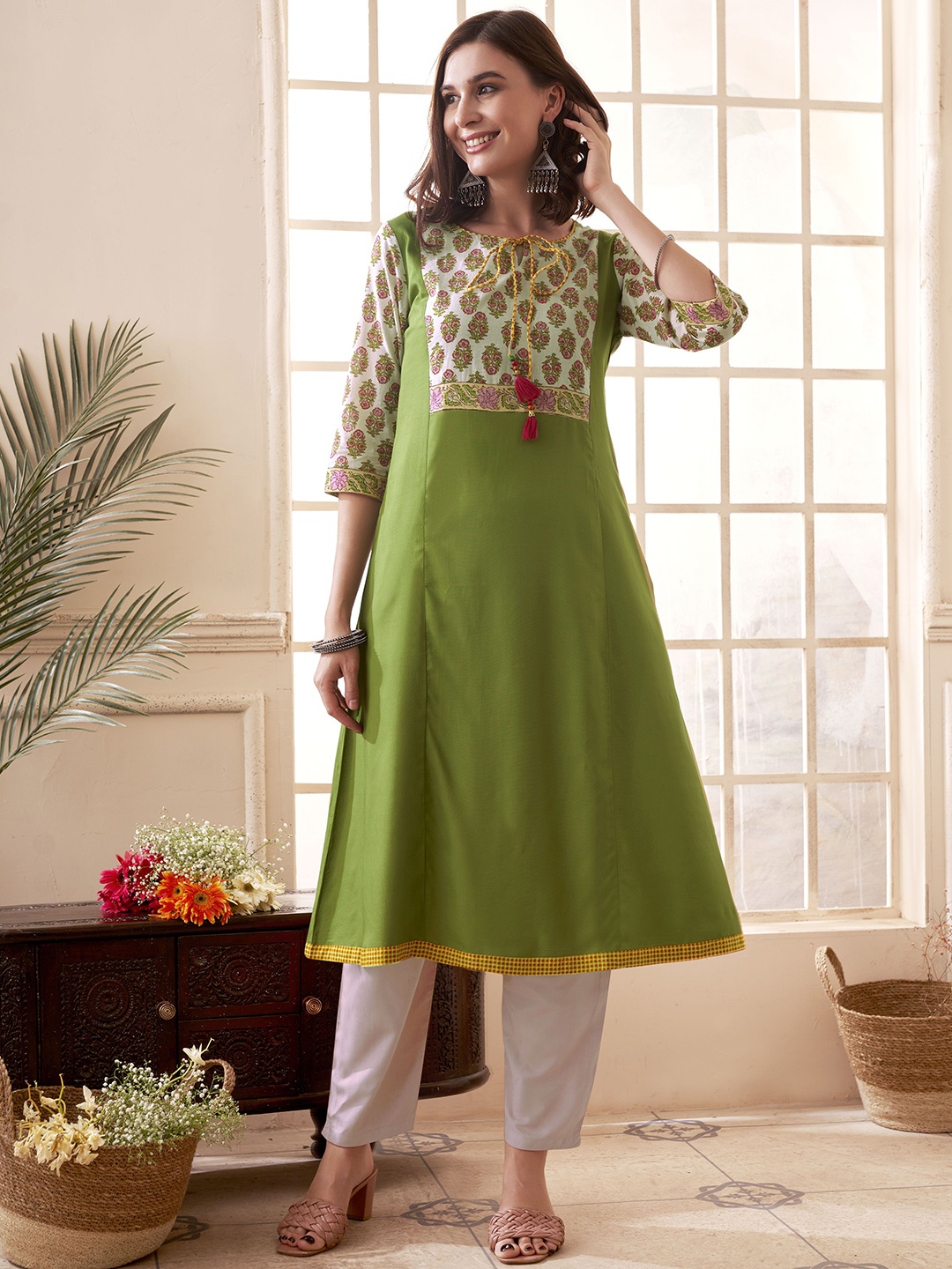 

Anouk Etnic Motifs Printed Yoke Design A-Line Kurta, Green