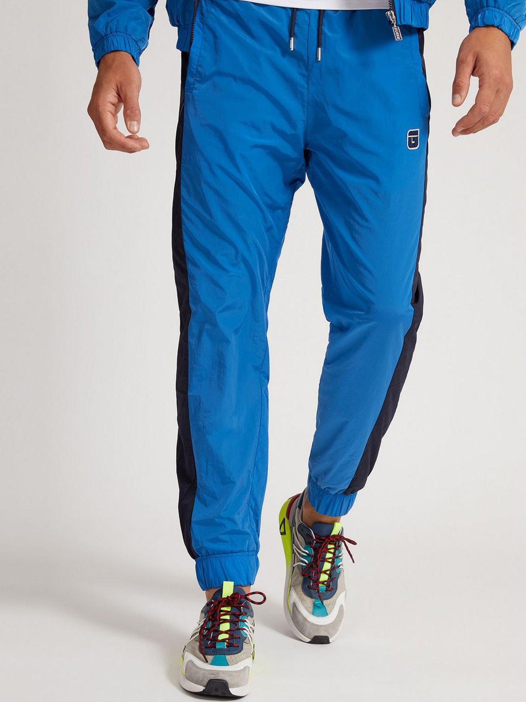 

GUESS Men Regular Fit Mid-Rise Joggers, Blue