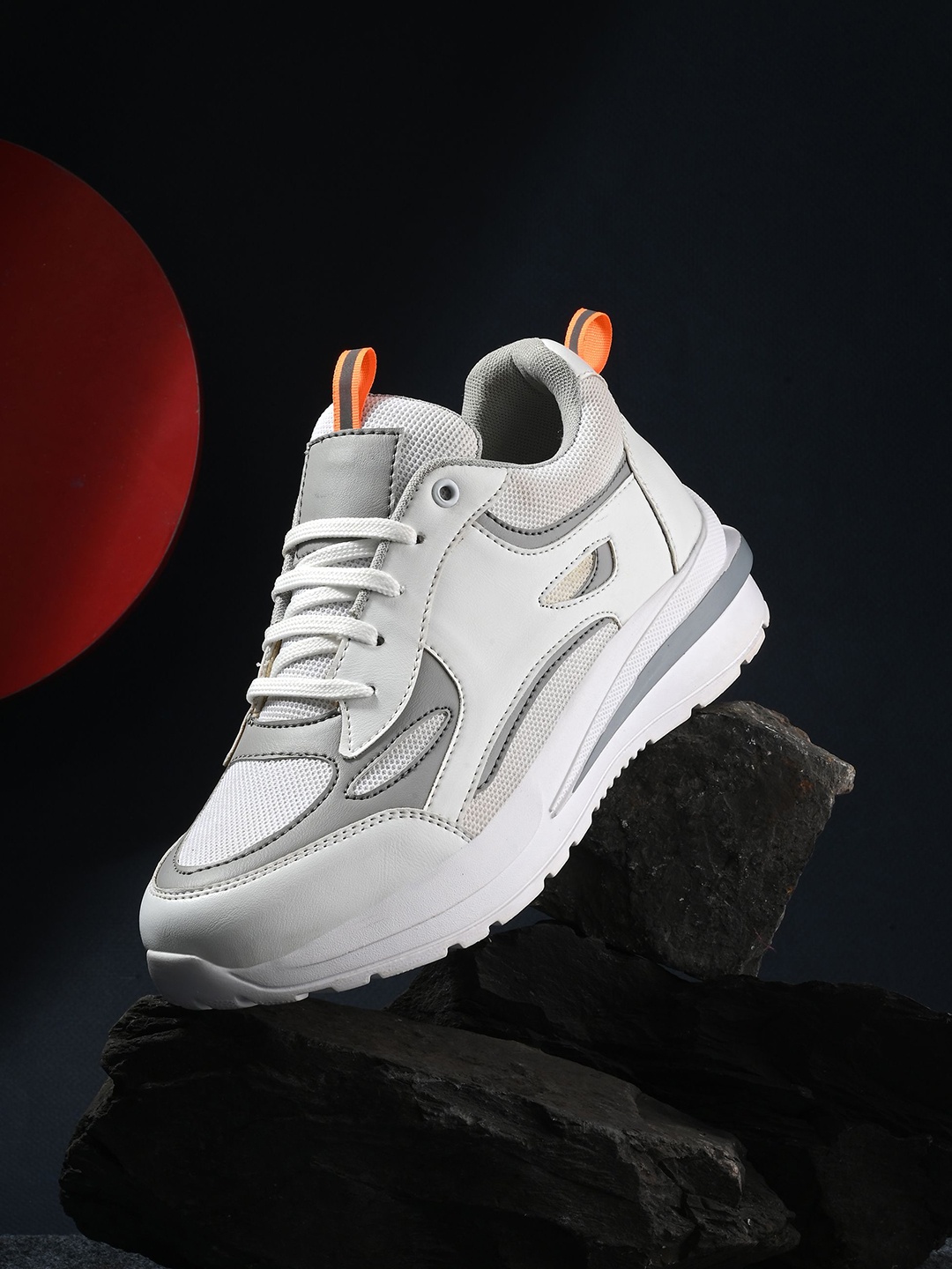 

SERVER Men Colourblocked Lightweight Lace-Ups Sneakers, White