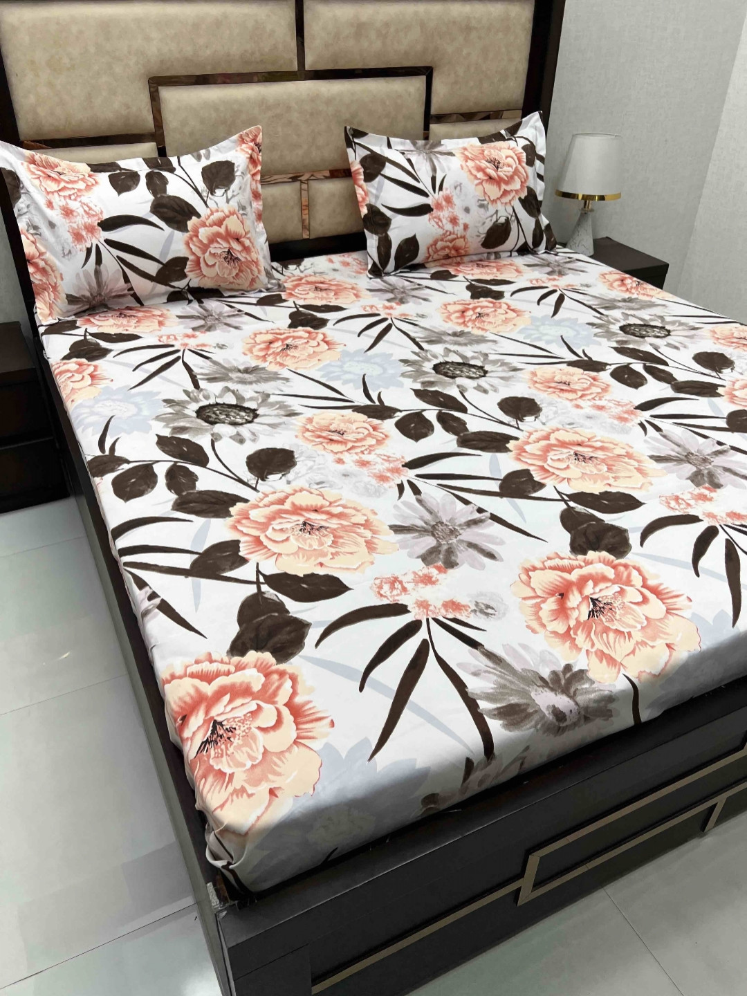 

Pure Decor Grey & Peach Floral 250 TC Pure Cotton Queen Bedsheet with 2 Pillow Covers