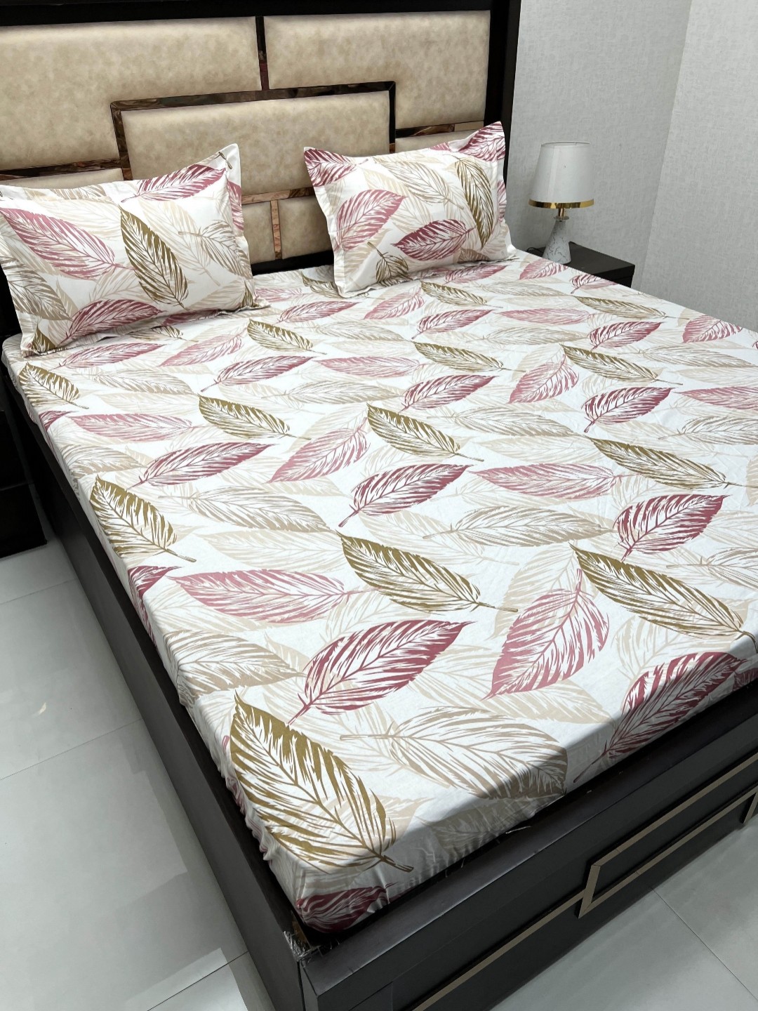 

Pure Decor White & Violet Floral 400 TC fitted Cotton King Bedsheet with 2 Pillow Covers