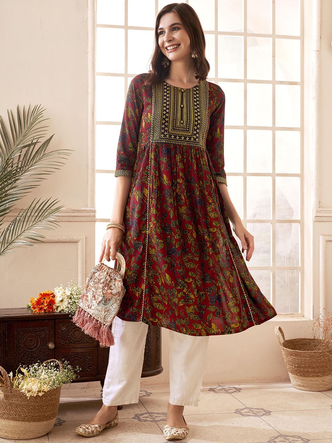 

Anouk Floral Yoke Design Sequinned Straight Kurta, Red