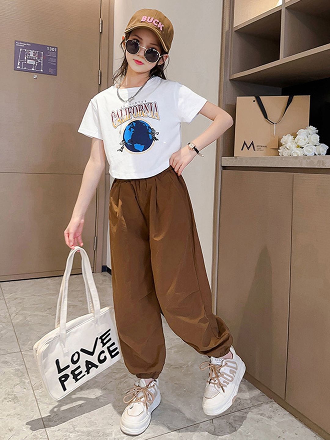 

INCLUD Girls Printed T-shirt With Trouser, White