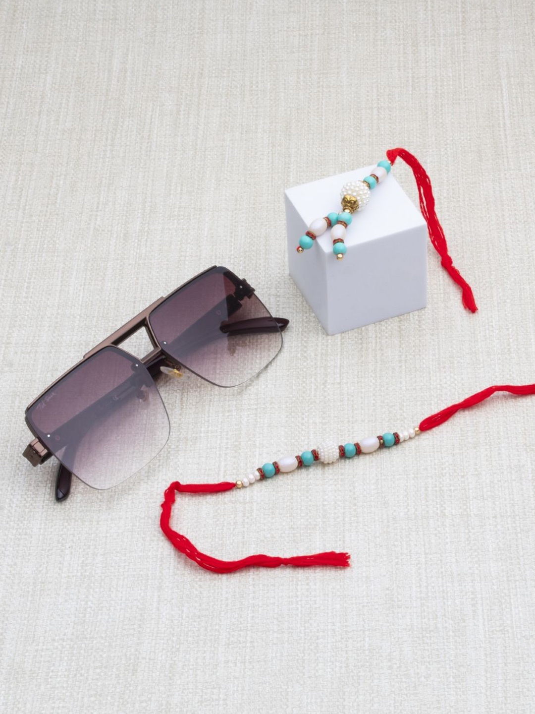 

Ted Smith 2-Pcs Rakhi With Sunglasses Gift Set, Brown