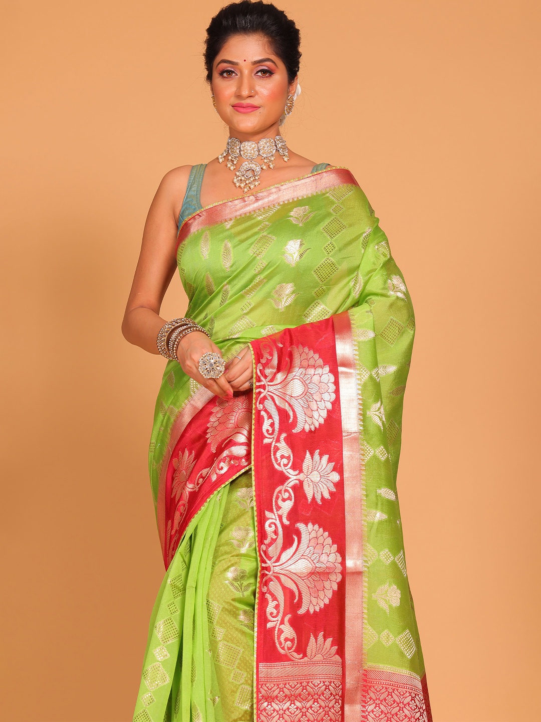 

Morchari Floral Zari Pure Silk Multicolor Saree, Green