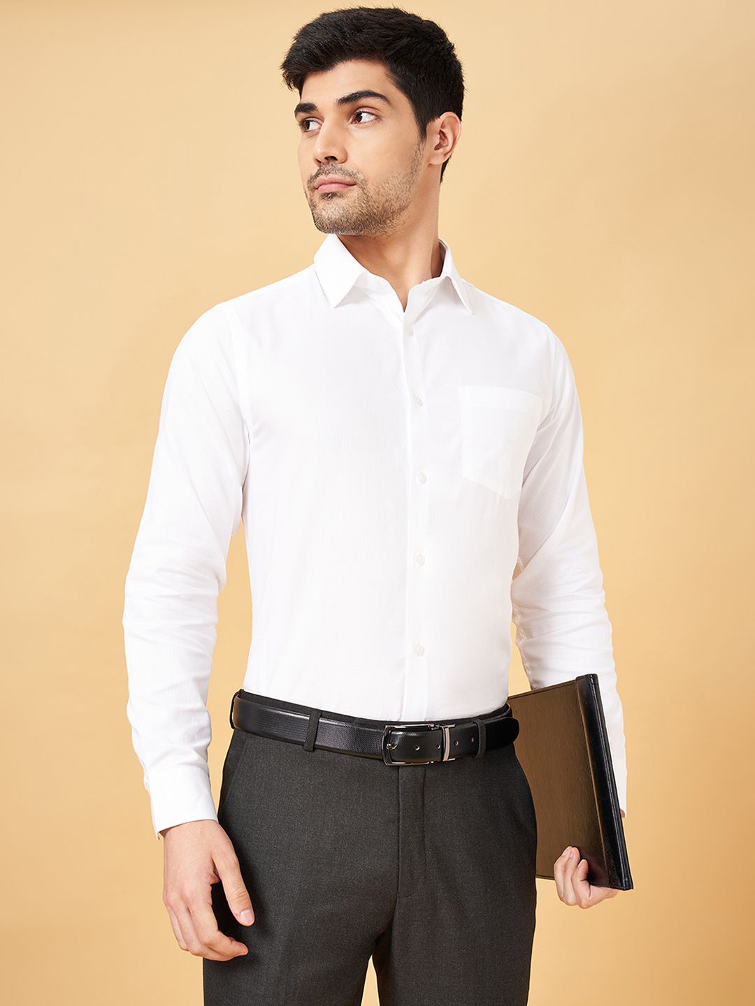 

Peregrine by Pantaloons Men Spread Collar Solid Cotton Formal Shirt, White