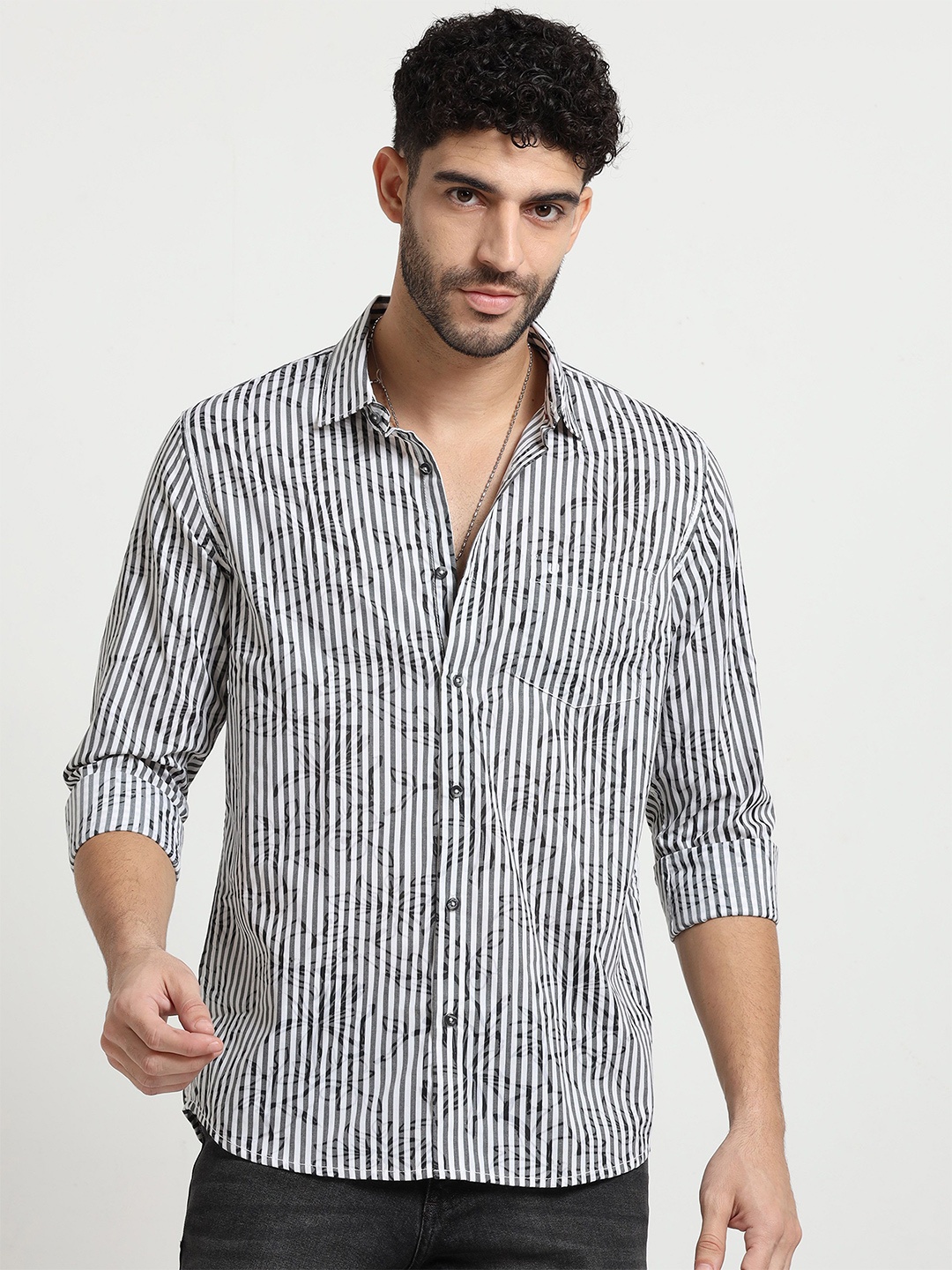 

URBARO Men Smart Spread Collar Striped Slim Fit Casual Shirt, Black