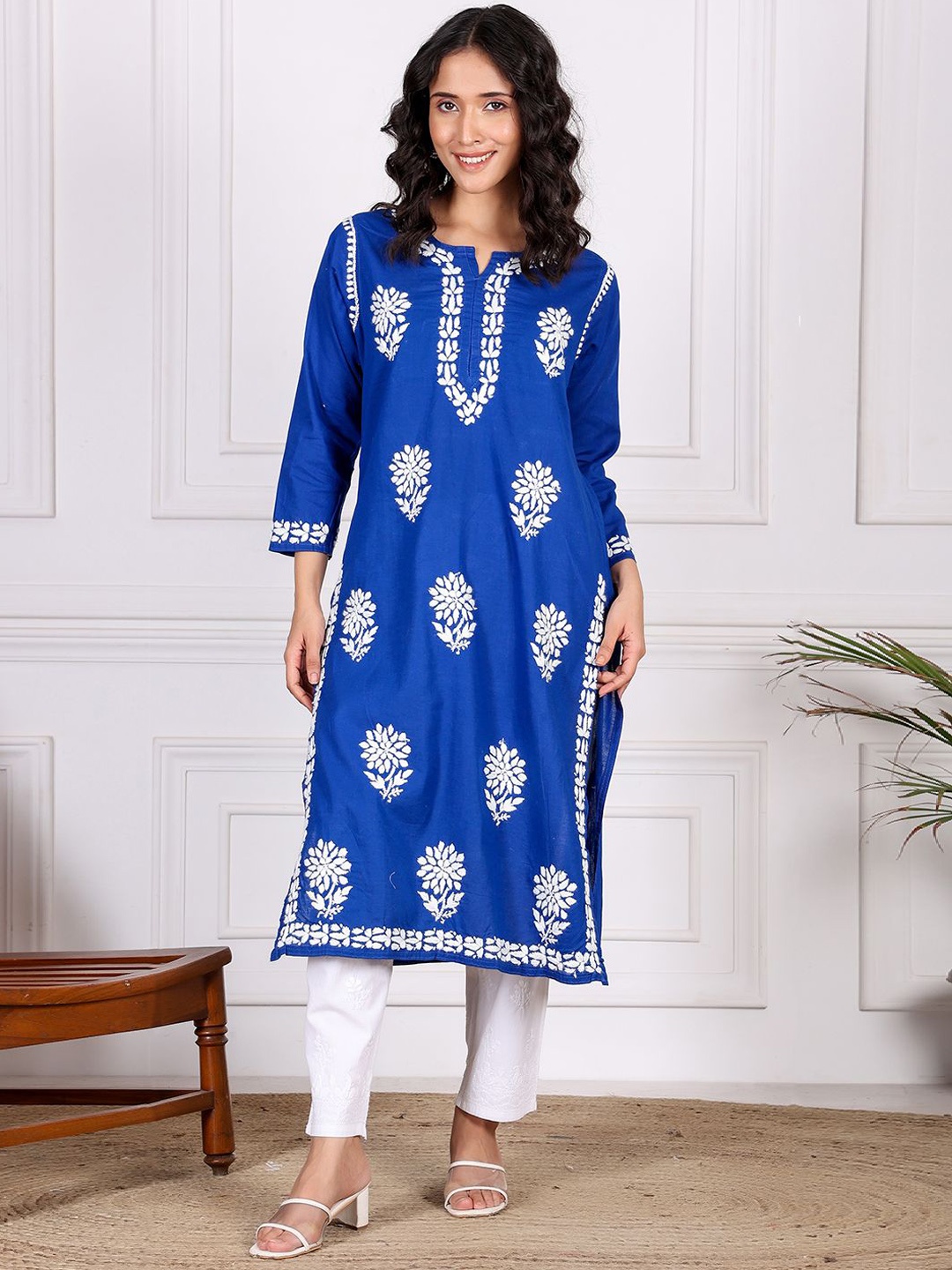 

Chowkhat Floral Embroidered Notch Neck Straight Kurta, Blue